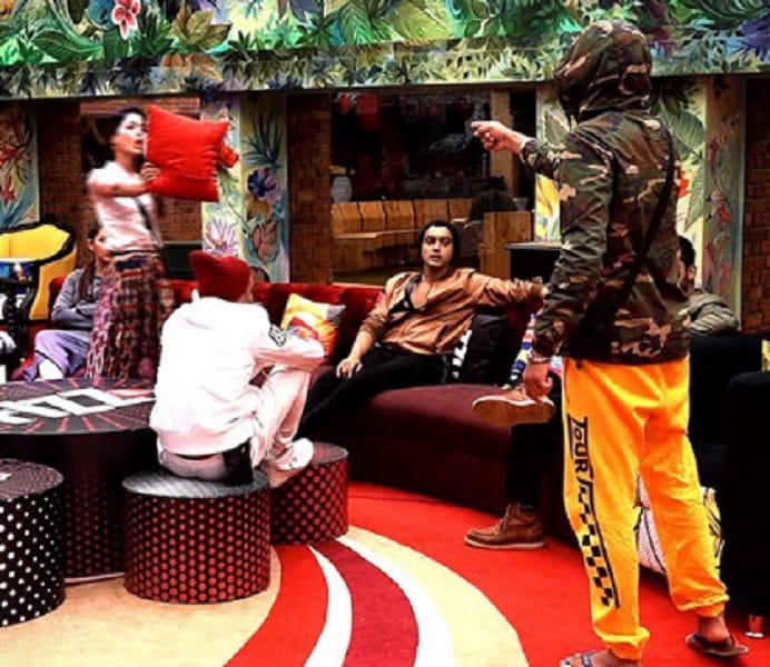 Bigg Boss 11 contestant Hina Khan and Priyank Sharma friendship is over now 