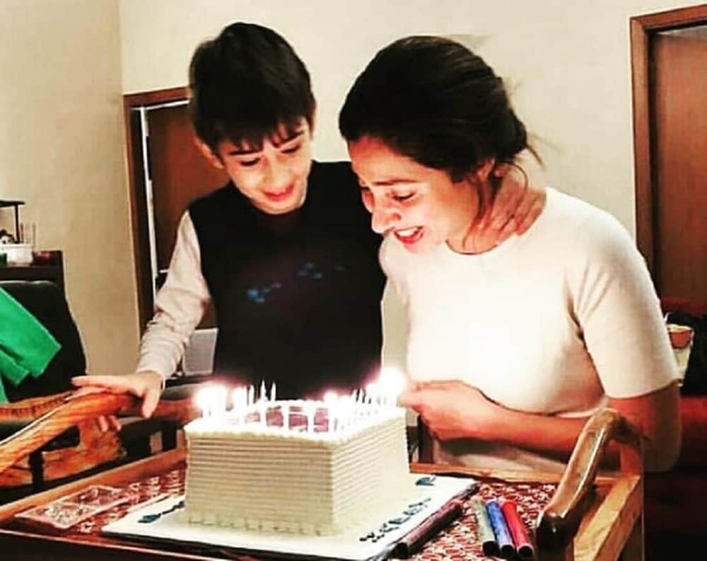 Mahira Khan celebrates her birthday with son Azlaan