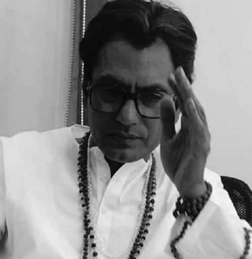 Amitabh Bachchan promised to contribute in the making of the upcoming biopic titled Thackeray