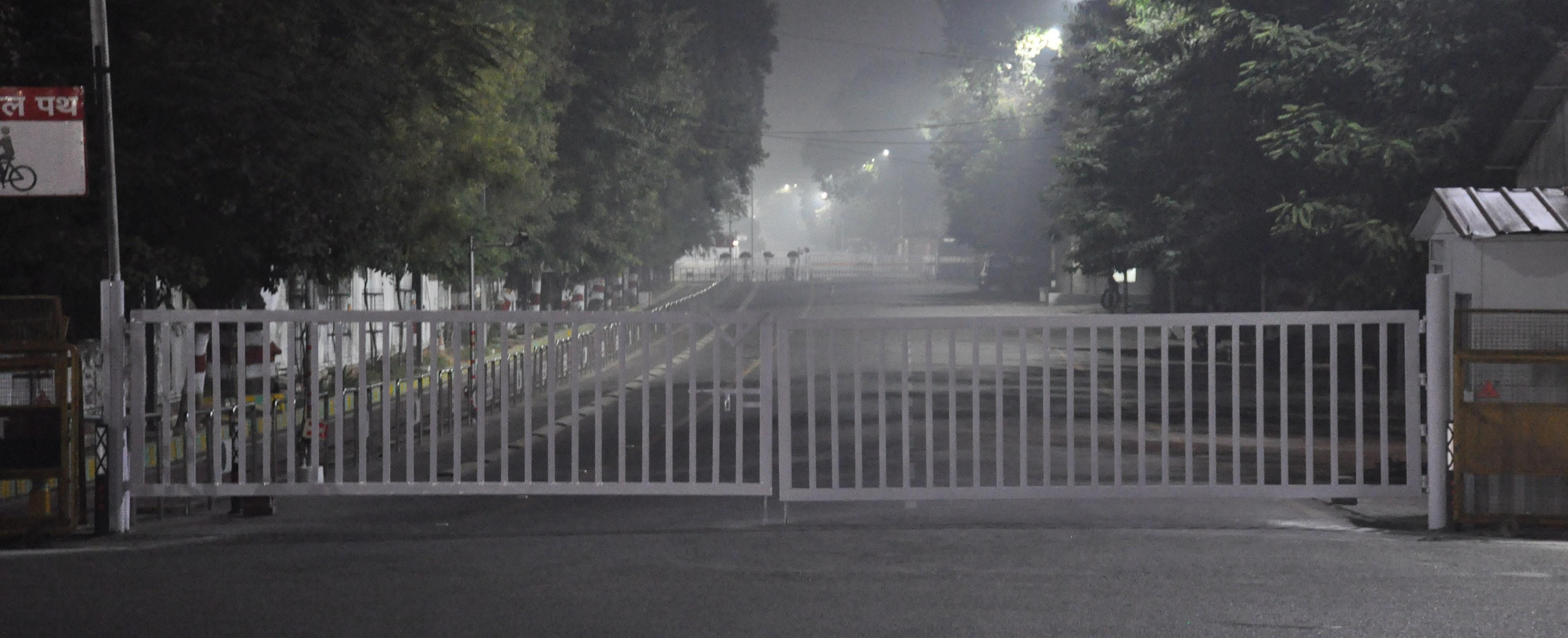 police removed no selfie banner from the gate of CM house 