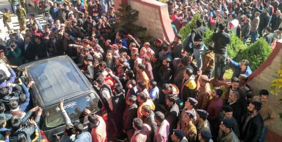 BJP core committe meeting in shimla party workers raise slogans