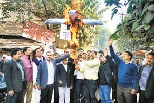 advocates burns effigy of SP
