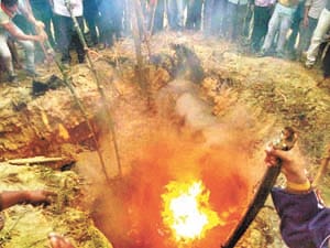 villagers set a fire leopard