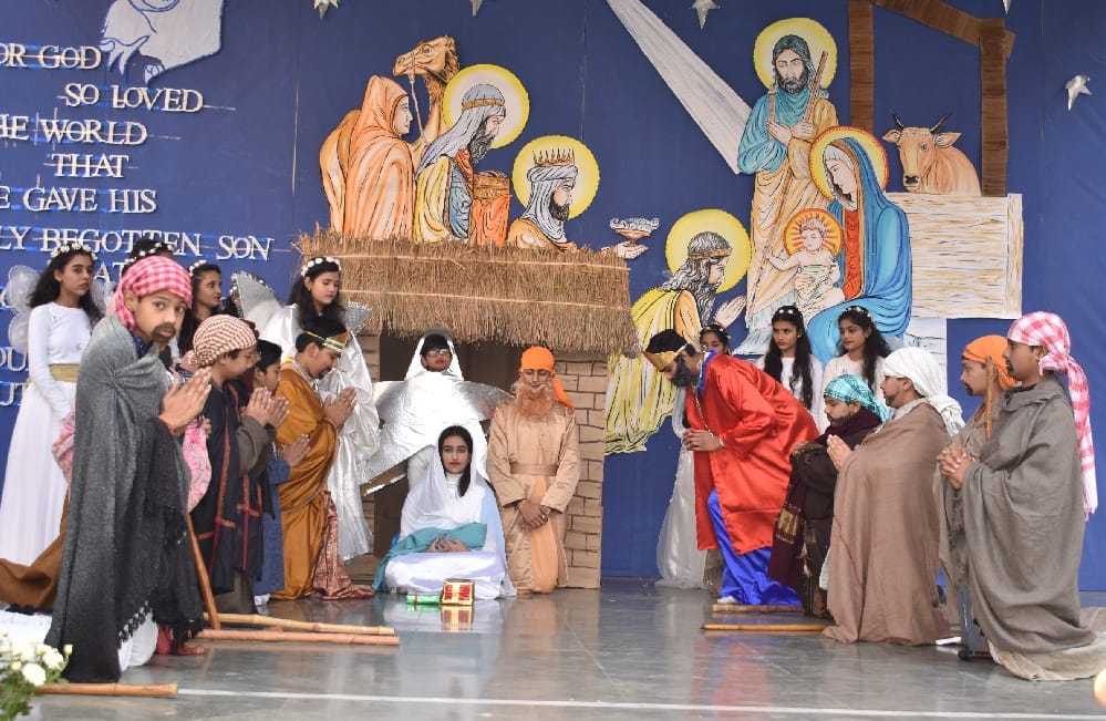 प्रभु यीशु की महिमा के गूंजे गीत