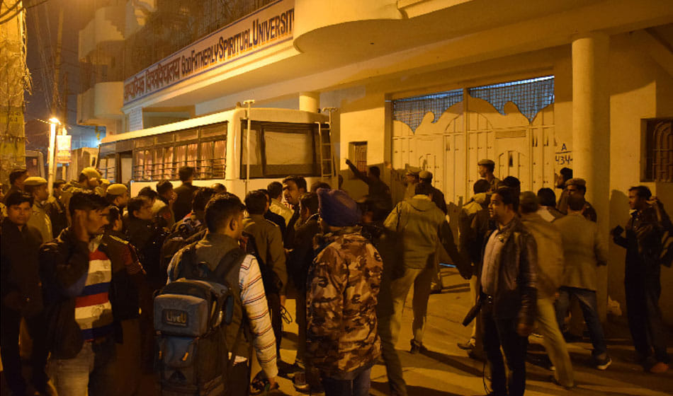 Delhi HC indicates that warrant would be issued against Virender Dev Dikshit 