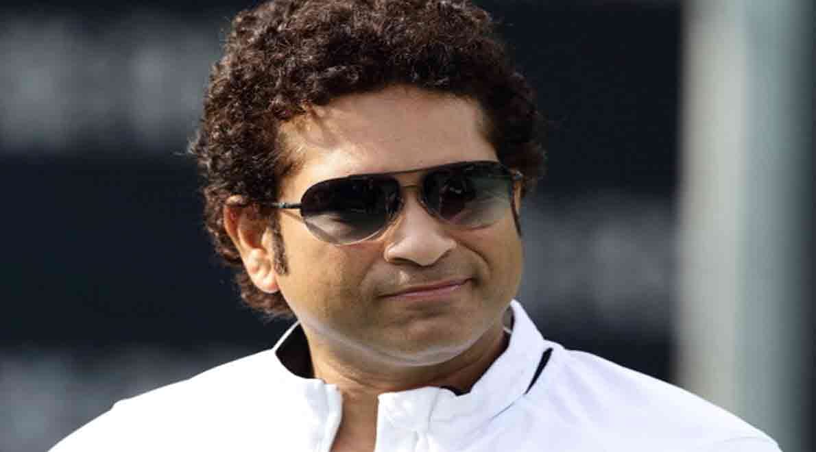 sachin tendulkar fan actor sudesh berry take selfi in the plane