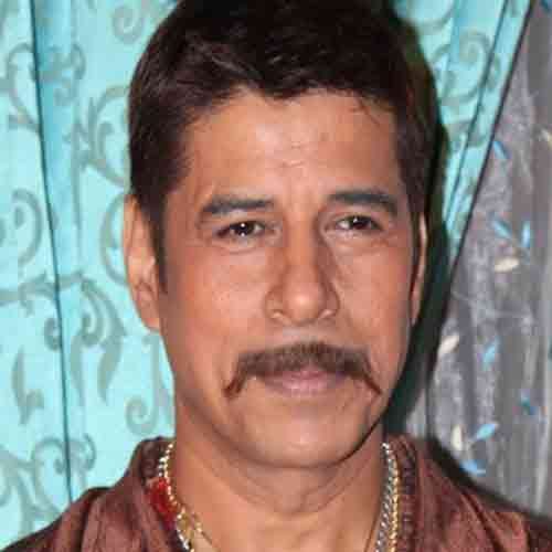 sachin tendulkar fan actor sudesh berry take selfi in the plane