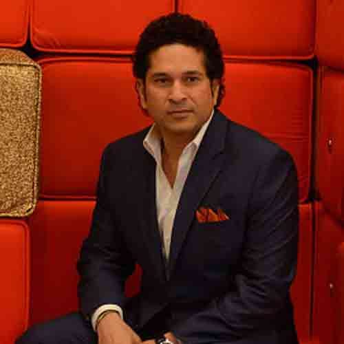 sachin tendulkar fan actor sudesh berry take selfi in the plane