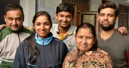 Varanasi girl shivangi singh flying fighter plane 