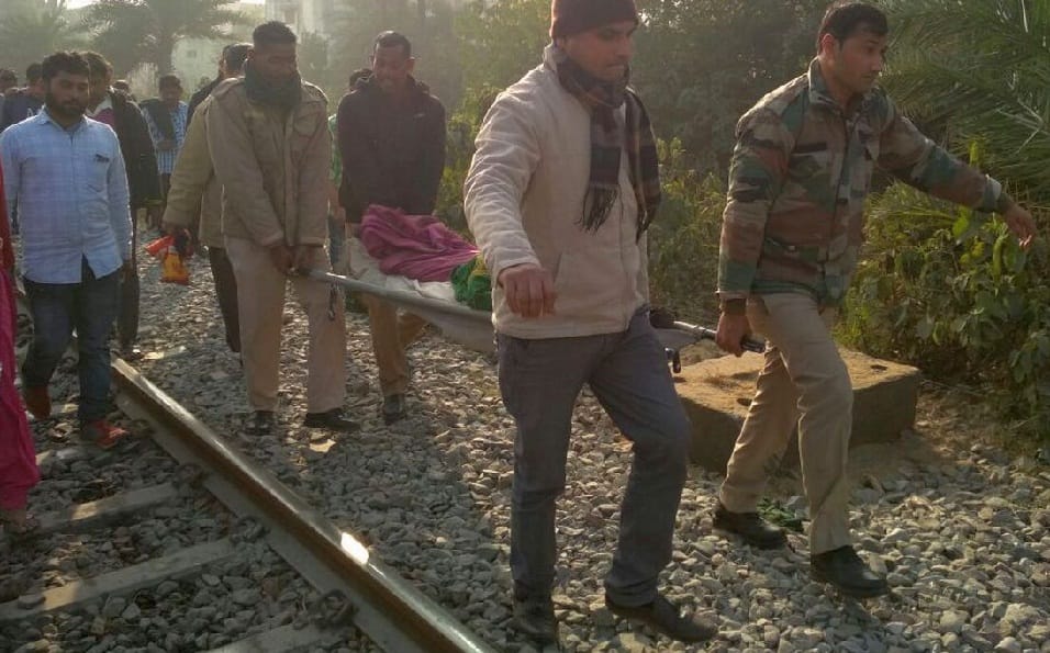 After the dispute with the husband, mother jumped in front of train with her baby girl  