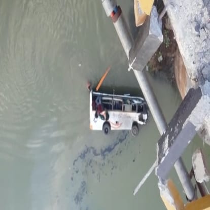 rajasthan sawai madhopur bus drown in banas river 