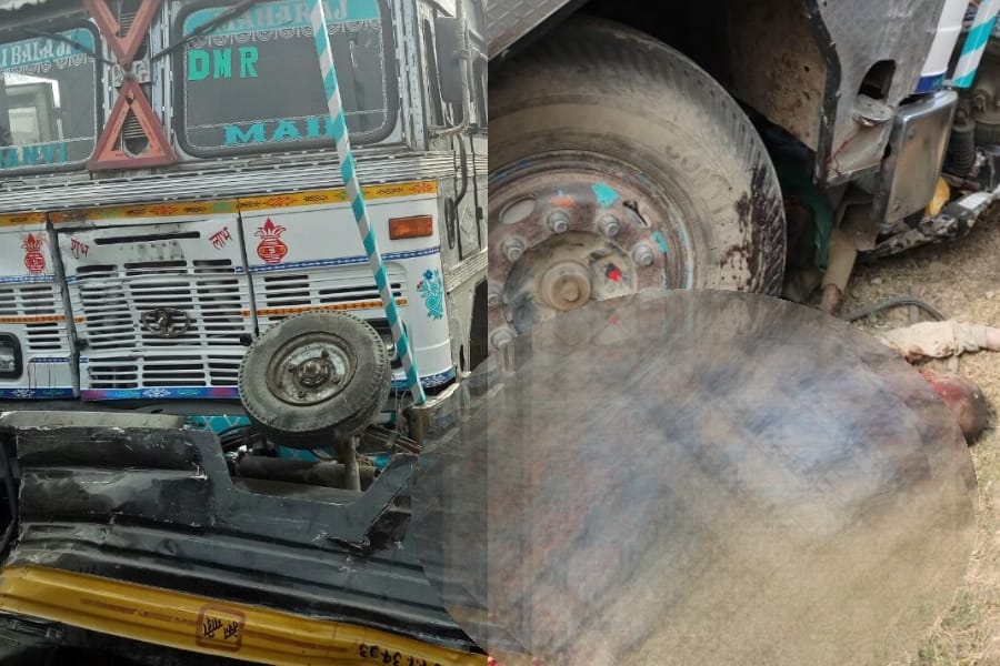 six died in an accident in sitapur.