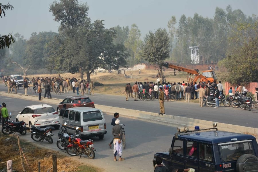 accident in sitapur becomes disastrous for victims families.