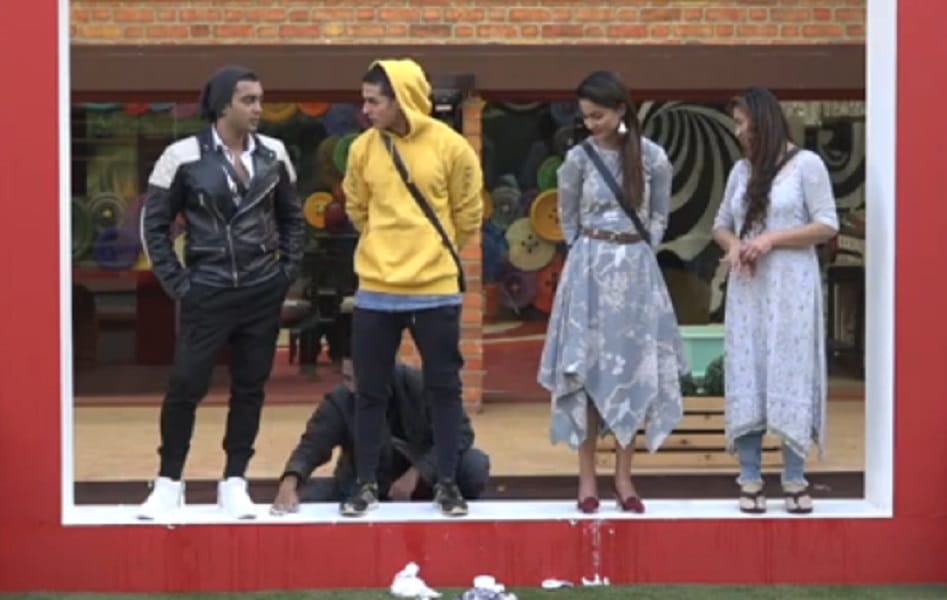 Bigg Boss 11 contestant Luv Tyagi upset with Hina Khan behaviour in captaincy task