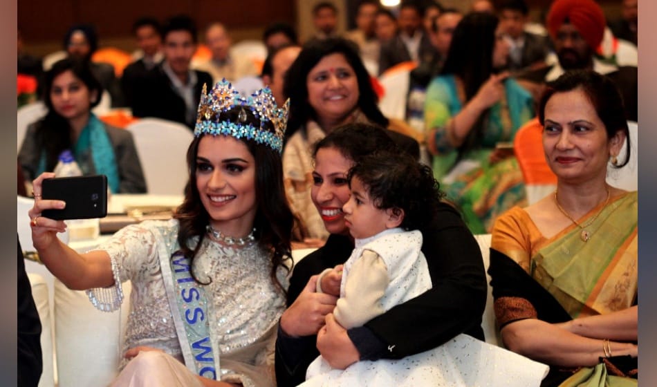 manushi chhillar attended six sigma healthcare summit in delhi