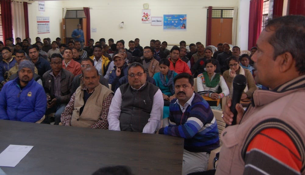 लेखपालों ने भी वकीलों पर दर्ज कराया मुकदमा