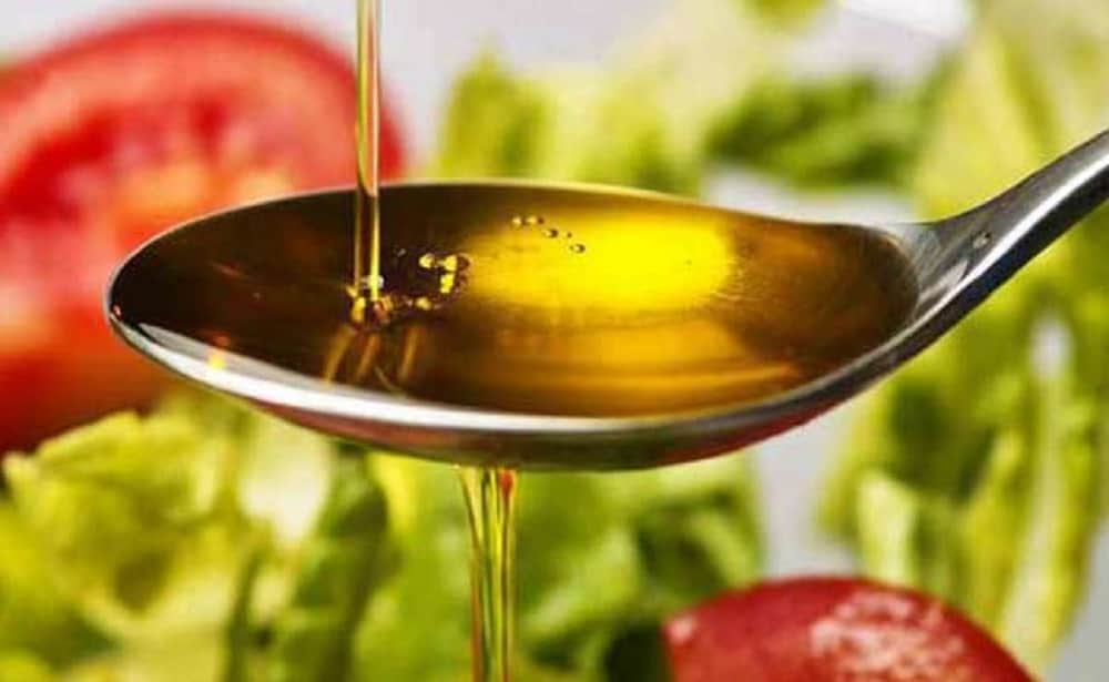 Skin Care Tips in hindi Mustard oil benefits for skin in hindi sarso ke tel ko twacha par kaise lagayein