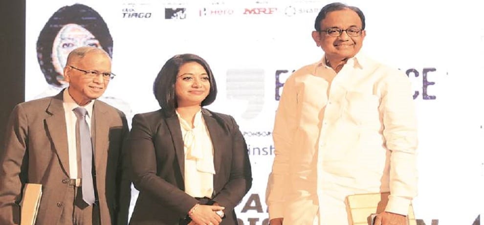 Debated between P Chidambaram And Nr Narayana Murthy Over Aadhaar Issue 