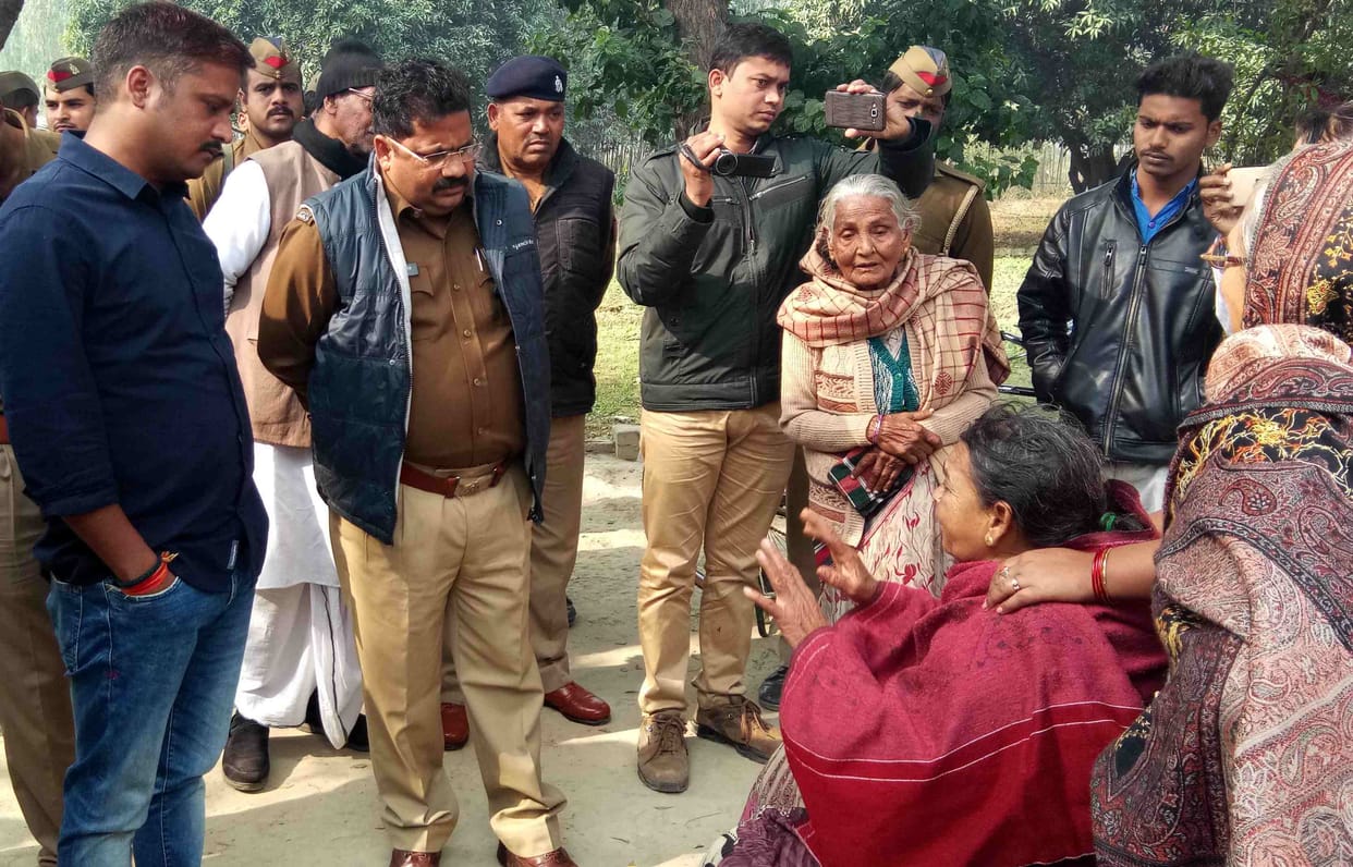Murder near police station in azamgarh