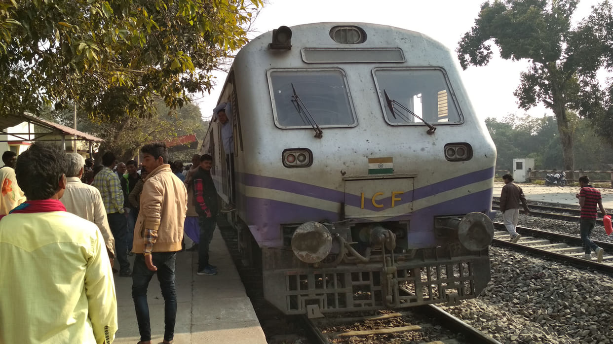 Signal System Fail Standing for one and a half hours Demu