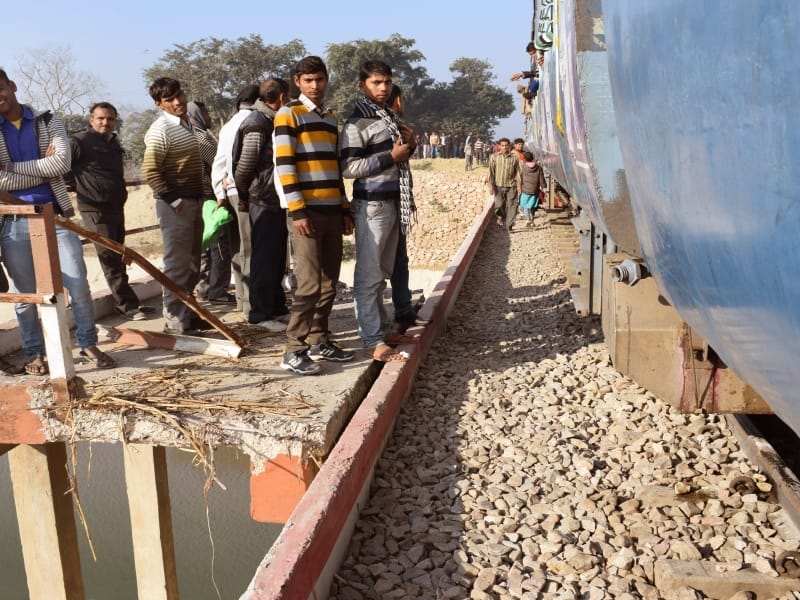 Rail accident in Bihar: 5 trains including Magadha stuck between DDU to Chausa, goods train derailed