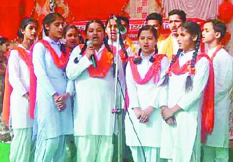 धुंदन स्कूल में पारस बेस्ट ब्वाय, कनिका बेस्ट गर्ल चुनी