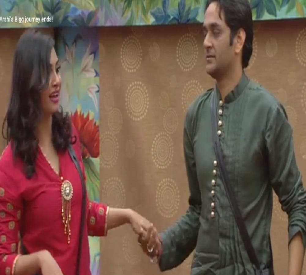 bigg boss contestant arshi khan fans are disappointed on salman 