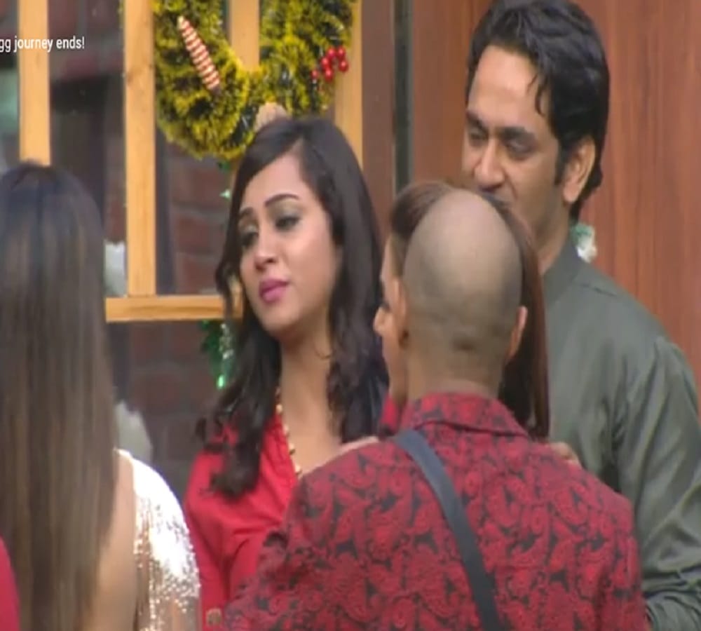 bigg boss contestant arshi khan fans are disappointed on salman 