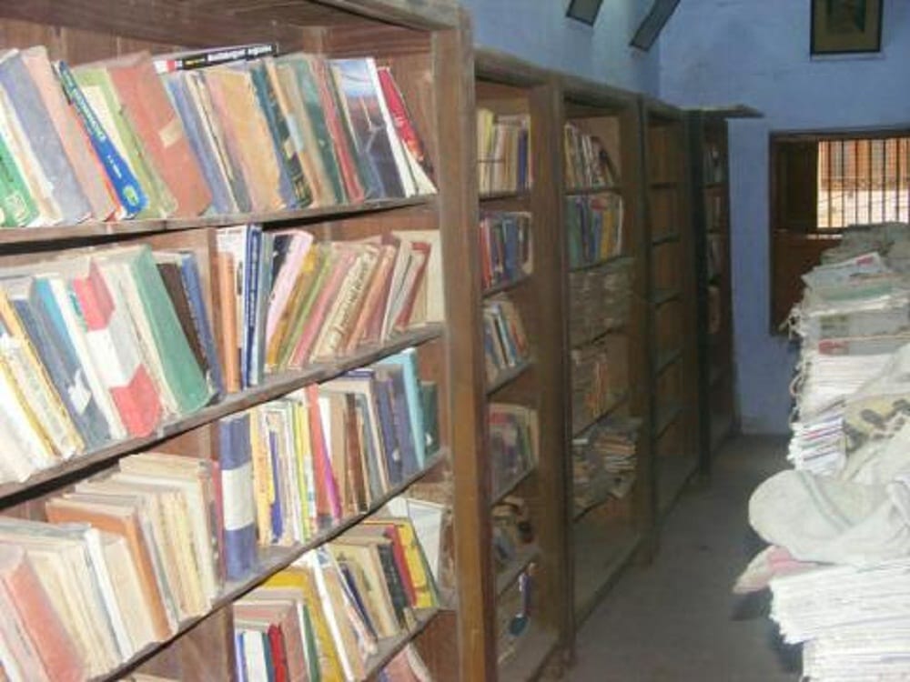 Holland Hall libraries store libraries