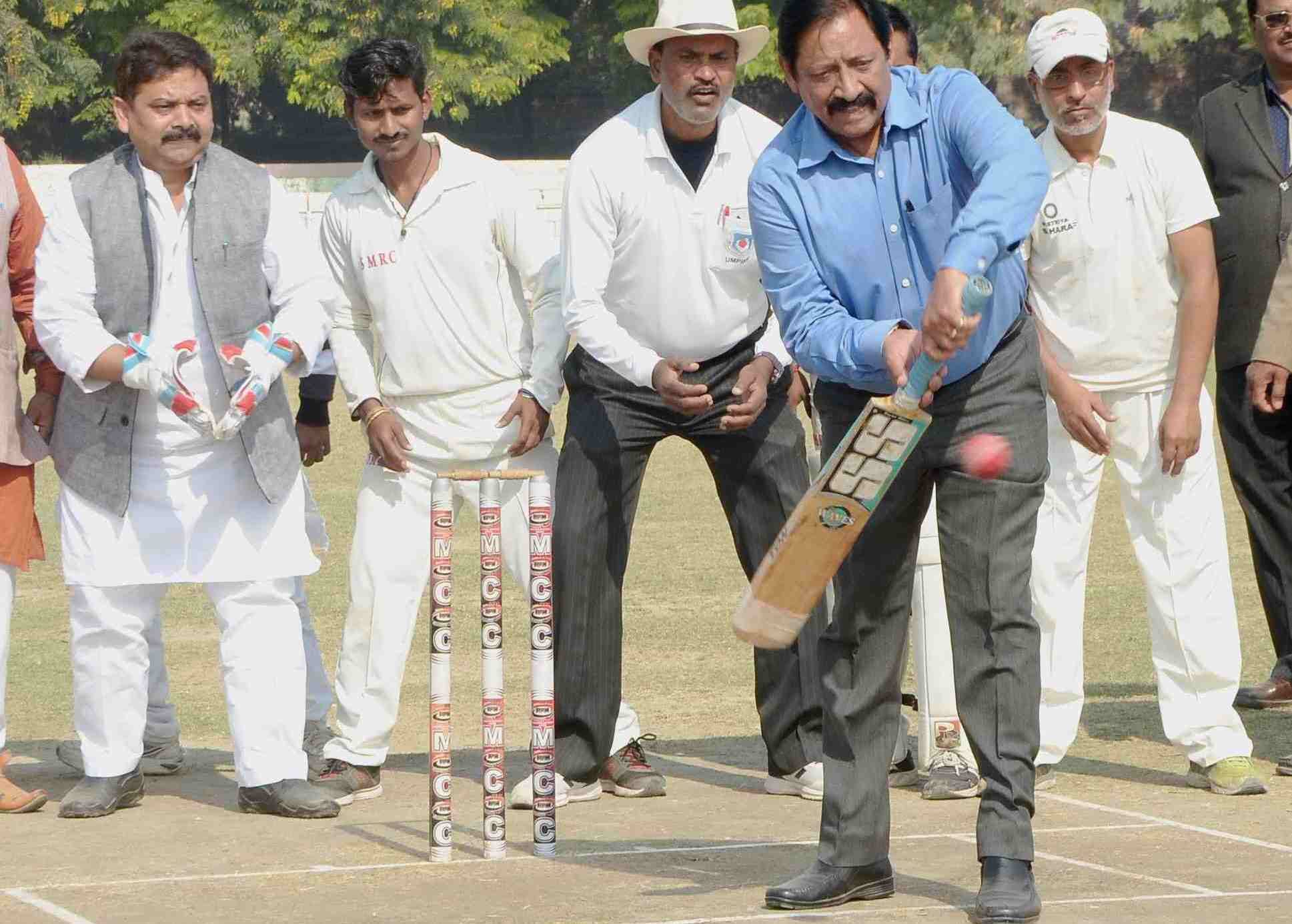 Chetan Chauhan birthday special: he was the first Test cricketer tom make this record