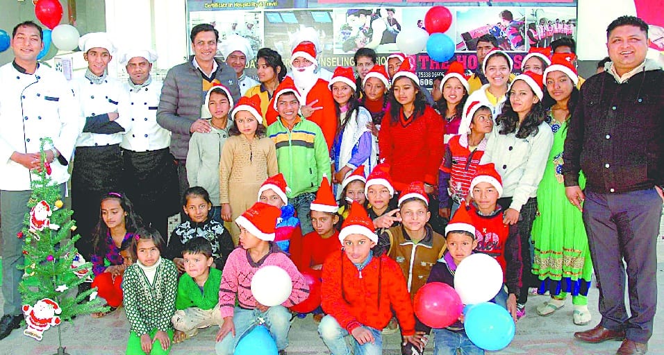 Colorful programs shine on Christmas
