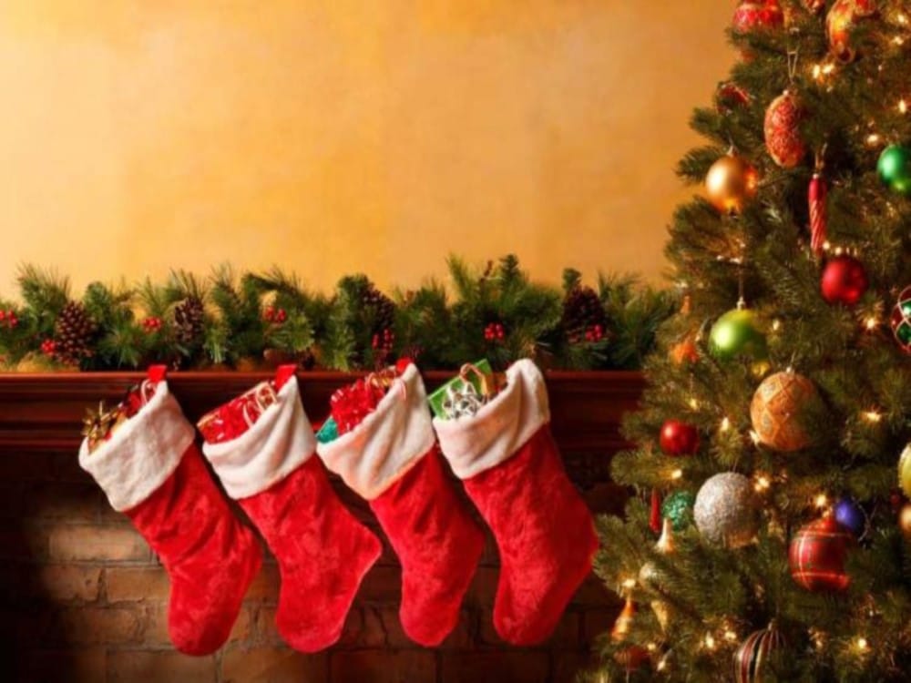 on christmas night why peoples hold red Socks