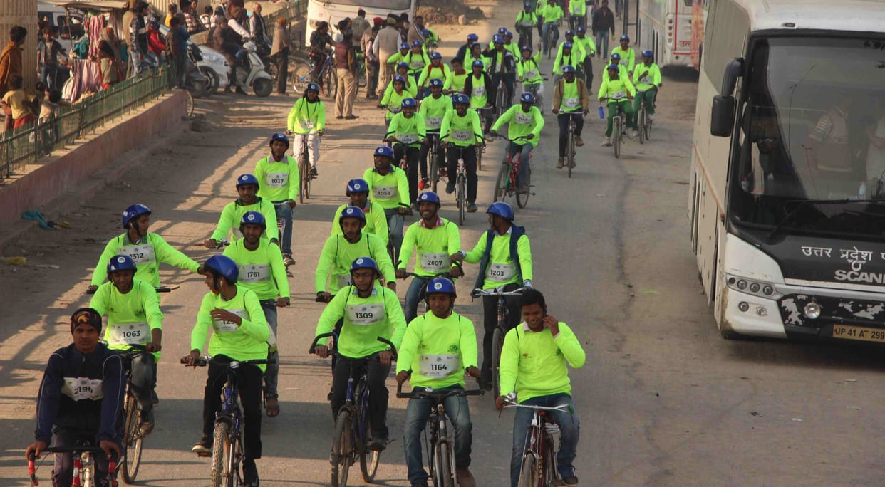 Cycle rally in varanasi for environmental protection
