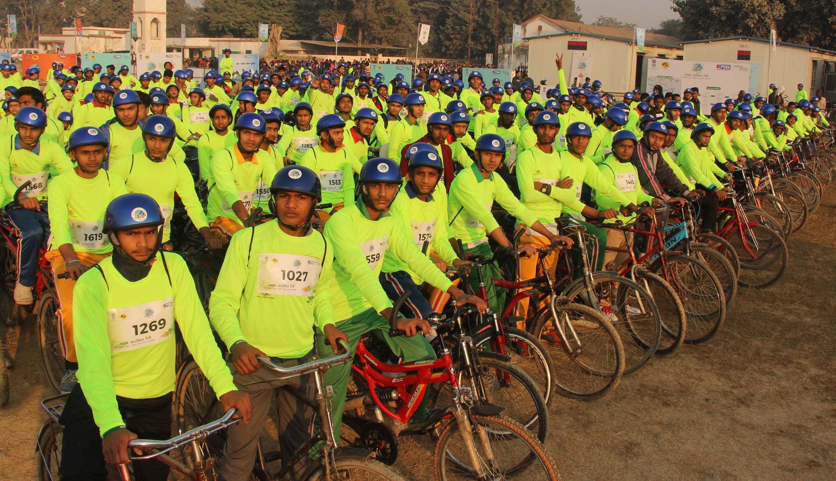 Cycle rally in varanasi for environmental protection