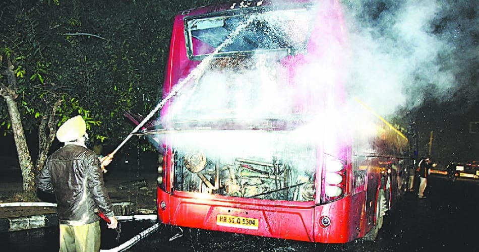 fire in delhi chandigarh volvo bus in chandigarh
