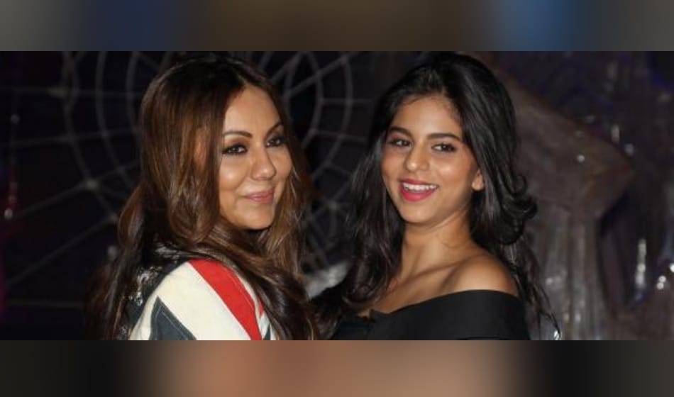 view pics of partying gauri khan and suhana khan