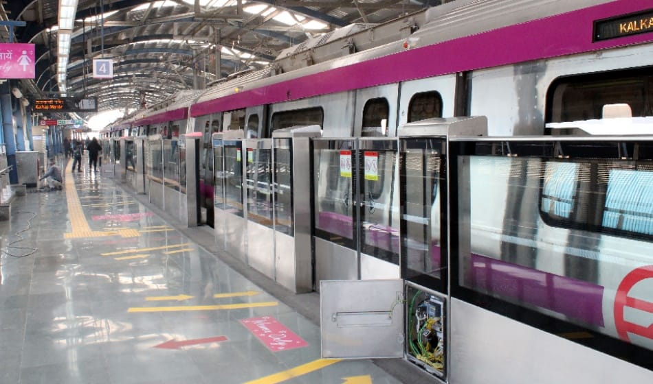 view pics of new magenta line metro whose inauguration will be done by pm modi