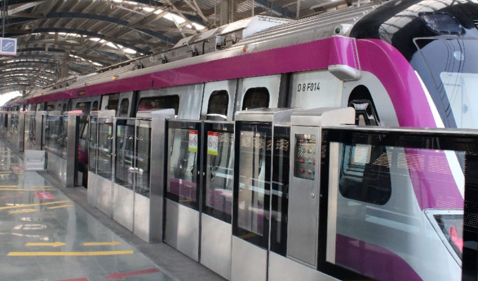 delhi metro Magenta line technical glitch services interrupted travelers