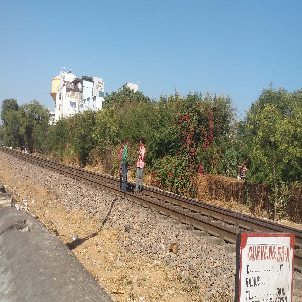 rajasthan jaipur- these kite runners found flying kites on railway tracks in jaipur