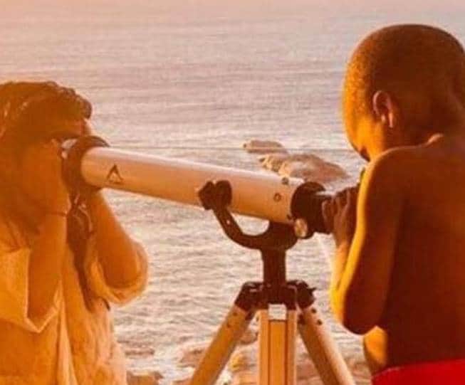 Akshay Kumar posts an adorable picture of Nitara and Valentino 2.0 from Cape Town