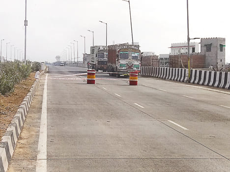 Jalon Overbridge One Way..