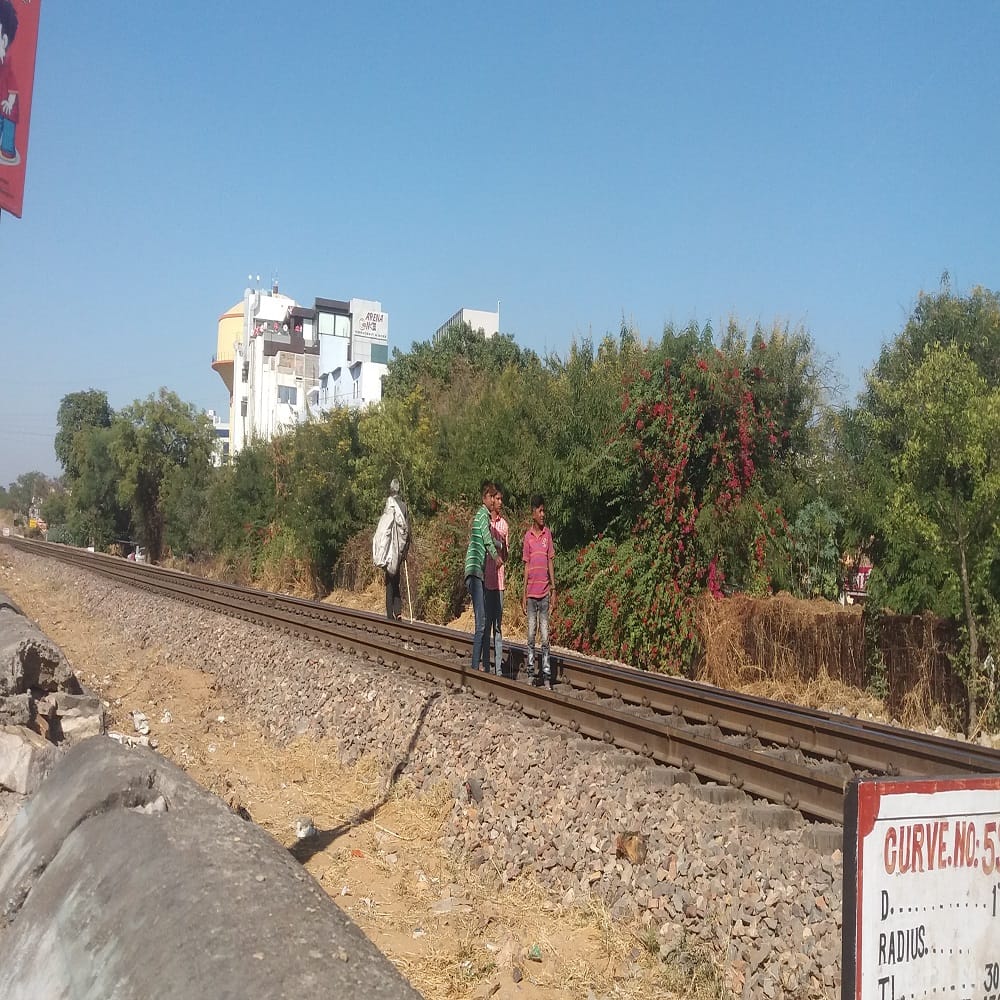 rajasthan jaipur- these kite runners found flying kites on railway tracks in jaipur