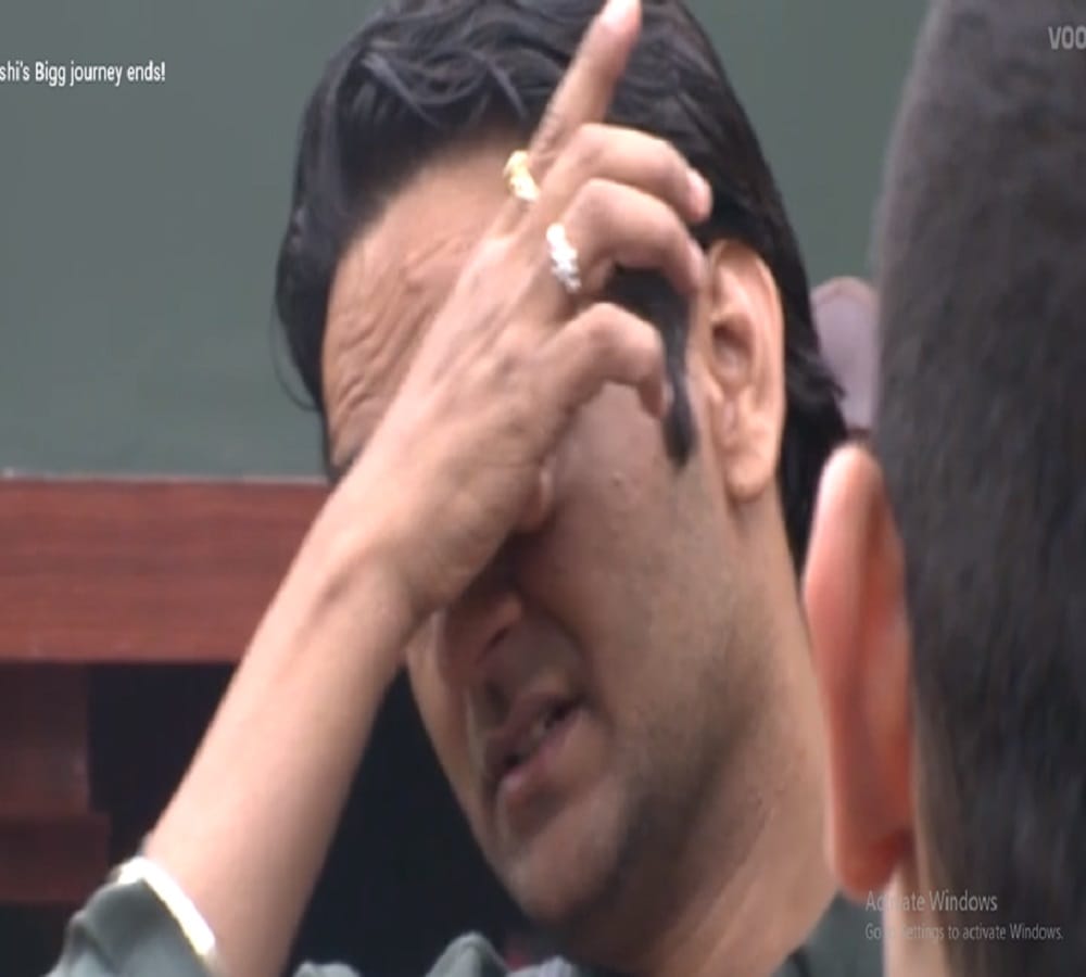vikas gupta cries lots after arshi's eviction in bigg boss 11
