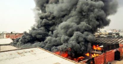 Major fire broke out at a Parle G Godown in Zirakpur