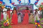 क्रिसमस-डे पर सोमवार को सिद्धार्थनगर के सेंट थाॅमस स्कूल में मनमोहक कार्यक्रम प्रस्तुति देते बच्चे 