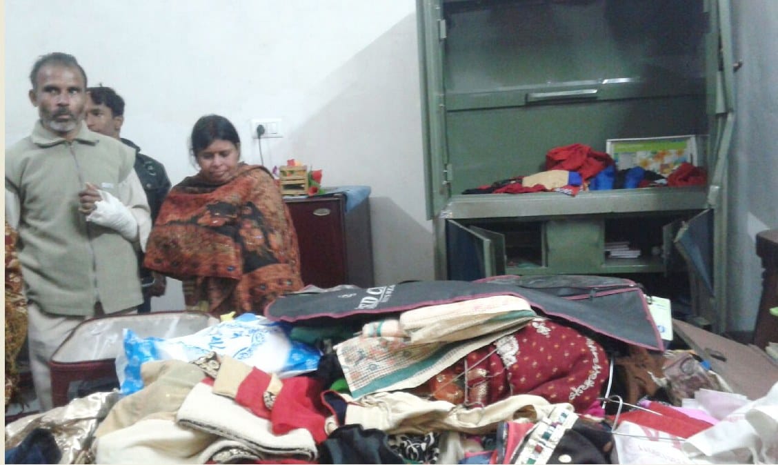 आधी रात के बाद तक ब्लैक आउट में डूबा रहा पूरा शहर