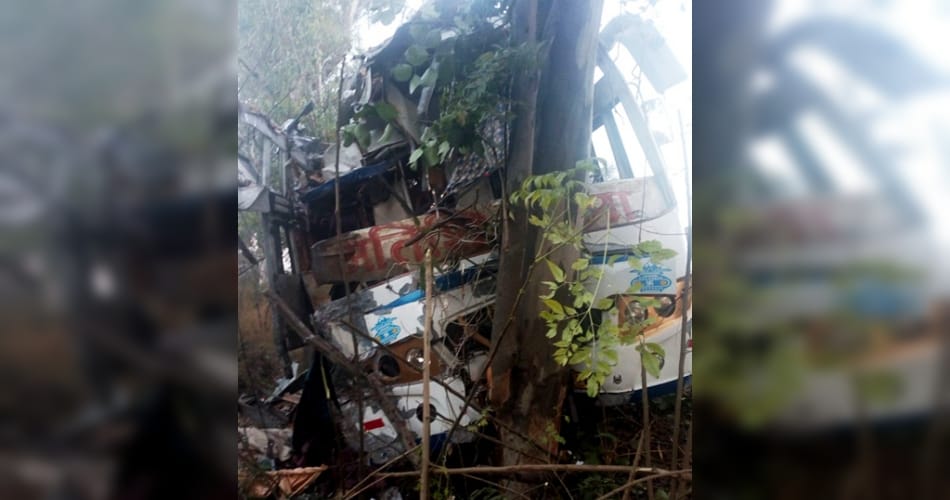 2 people died in a road accident near mahilpur