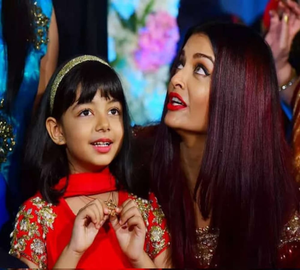 aishwarya rai bachchan and abhishek bachchan daughter aaradhaya bachchan looks stunning