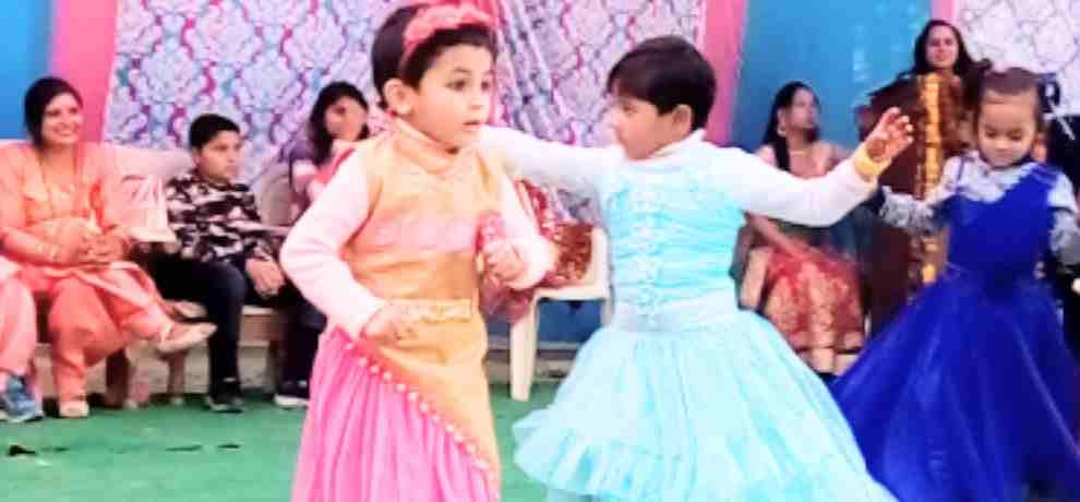 ऐ मेरे वतन के लोगों... पर जगाई देशभक्ति की अलख