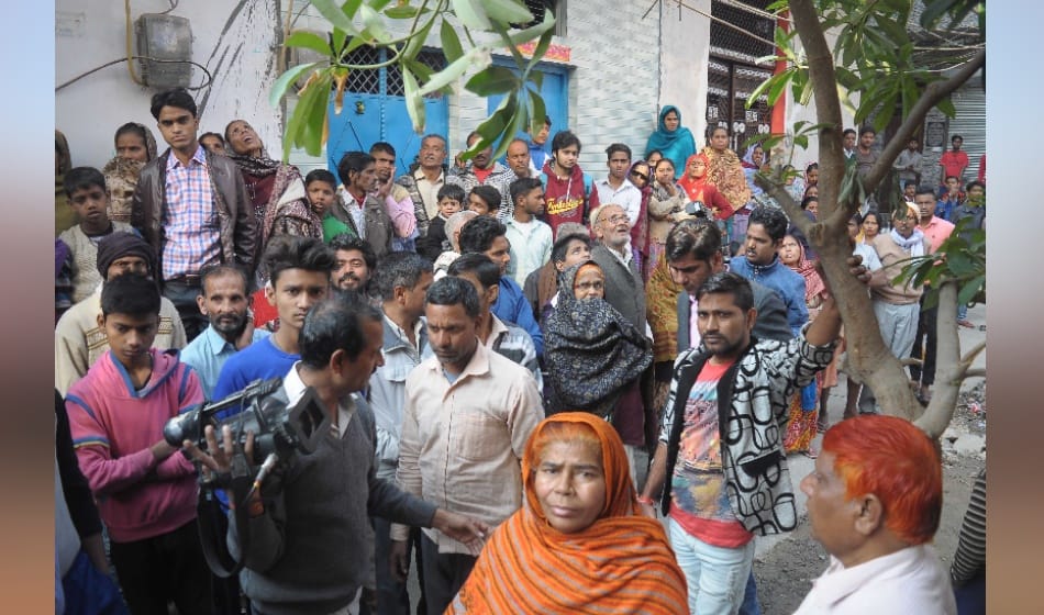 baba virendra dixit : raid on two more hermitages, 21 girls found